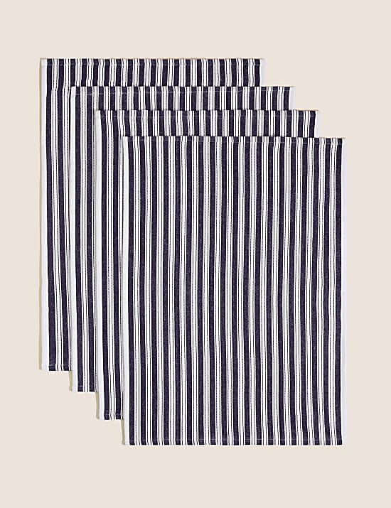 Christmas table decorations