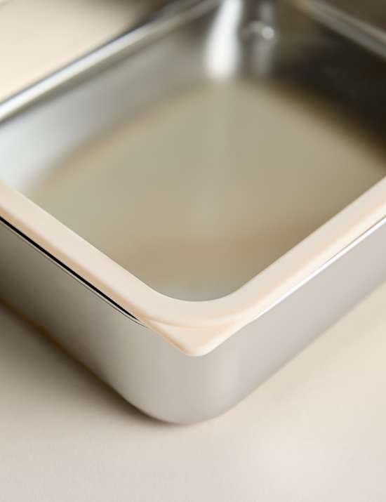 כלי גדול לאחסון מזון מפלדת אל-חלד