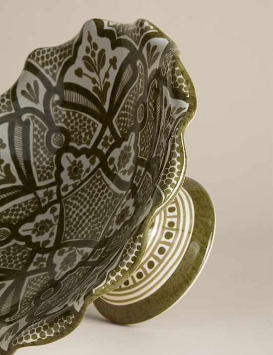 Ruffle Folk Footed Bowl