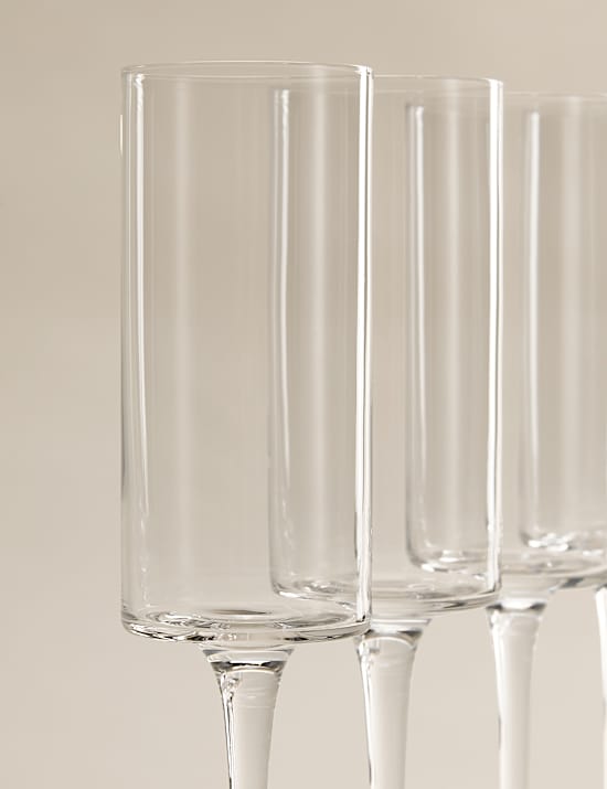 Set of 4 Straight Sided Champagne Flutes