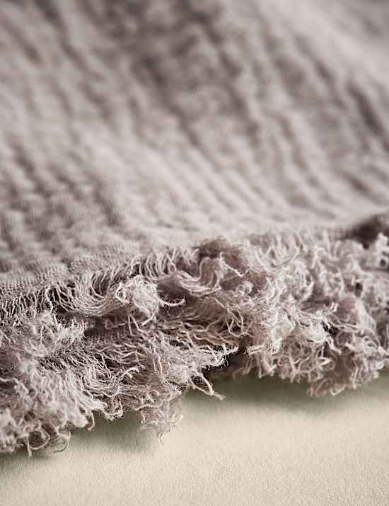 Tischdecke aus reinem Baumwoll-Musselin mit ausgefransten Kanten