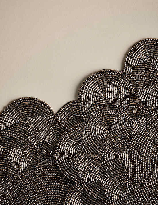 Set of 2 Beaded Scallop Placemats
