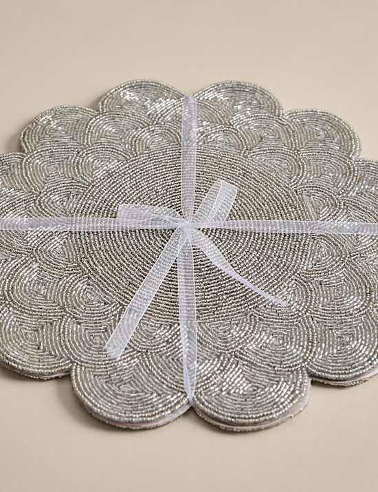 Set of 2 Beaded Scallop Placemats