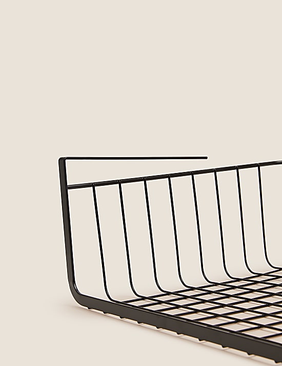 Συρμάτινος αποθηκευτικός χώρος κάτω από το ράφι