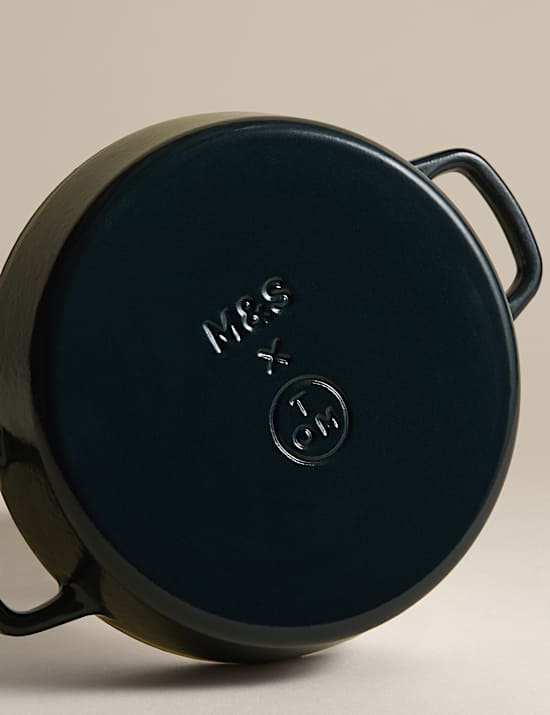 Cast Iron Small Fluted Pie Dish