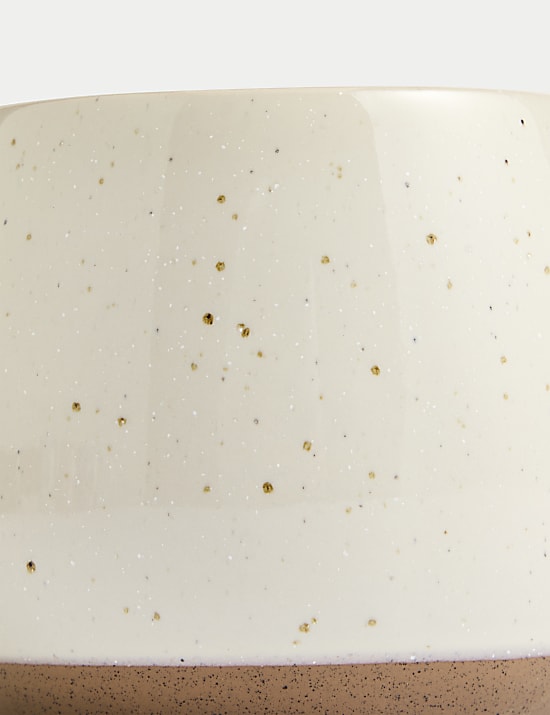 Mug &agrave; base contrast&eacute;e