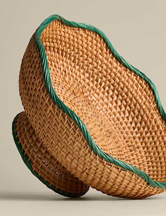 Ratanová mísa s nožičkami