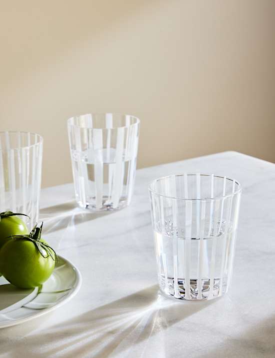 Lot de 4 verres droits &agrave; rayures