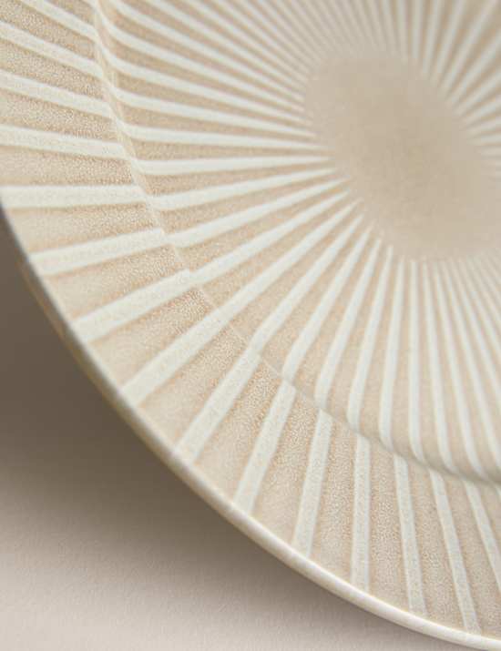 צלחת גדולה בצביעה מיוחדת עם פסים