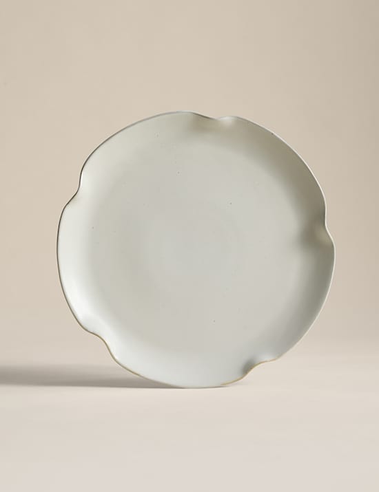 12 Piece Crimped Scallop Diner Set