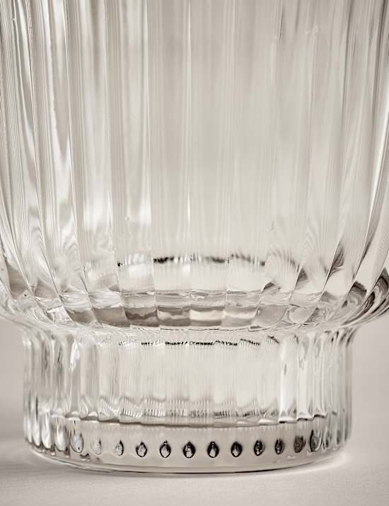 Cuenco de postre de cristal acanalado