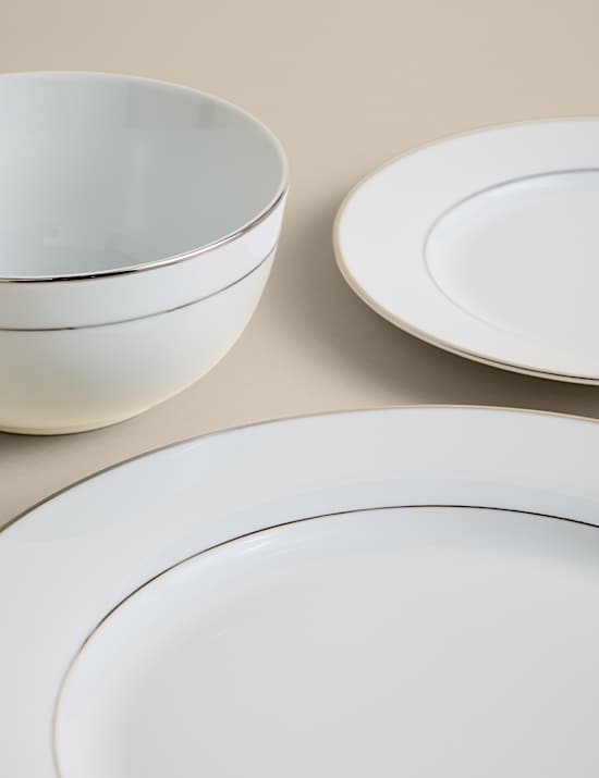 16 Piece Gilded Rim Dinner Set