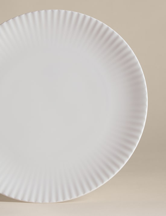 Fluted Hampton Dinner Plate