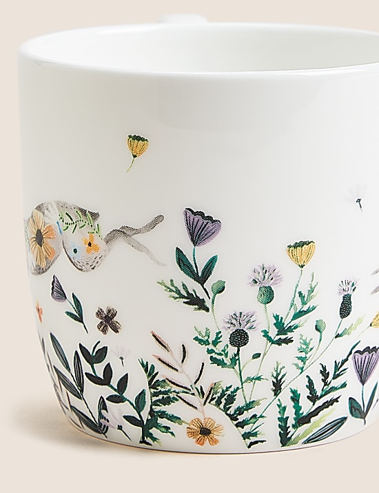 Taza con diseño de conejo y bosque