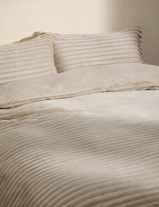 Cloud Fleece Striped Bedding Set