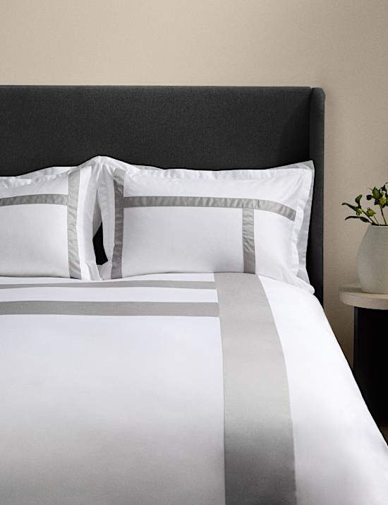 Sateen Applique Bedding Set