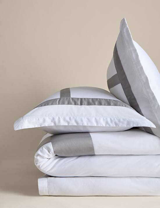 Sateen Applique Bedding Set