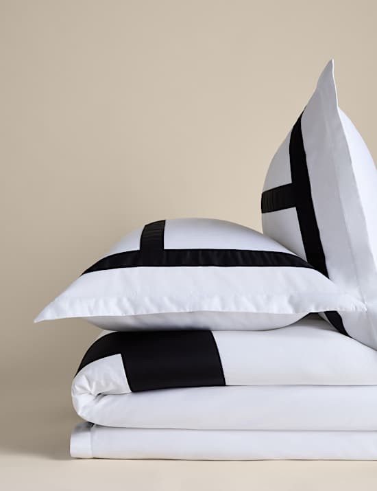 Sateen Applique Bedding Set