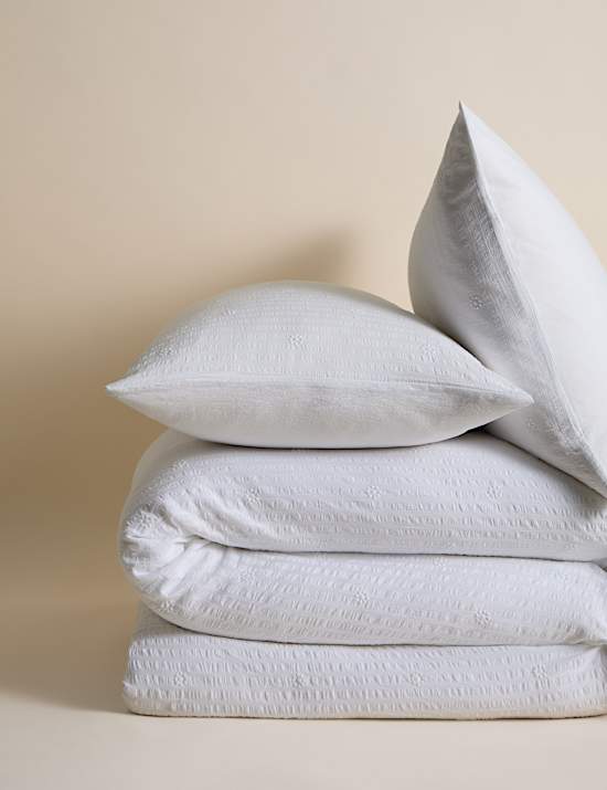 Parure de lit en coton seersucker brod&eacute;