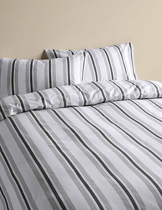 Patterned bedding