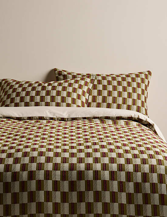 Bedding sets