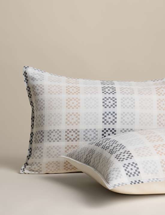 Geometric Floral Jacquard Bedding Set