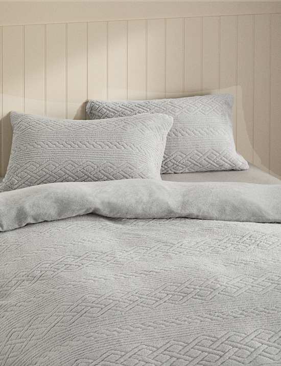 Fleece Cable Bedding Set