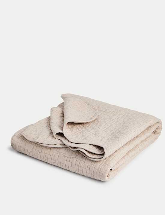 Gesteppte Bettdecke mit Muschelrand