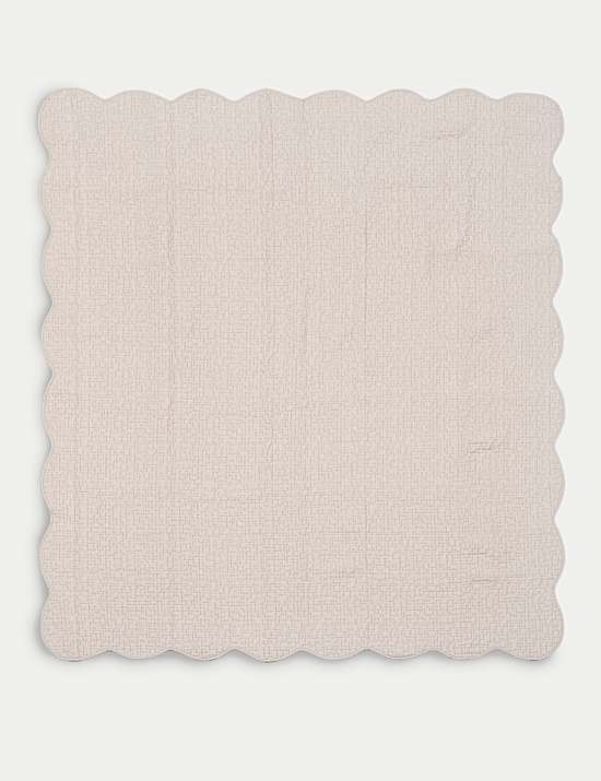 Gesteppte Bettdecke mit Muschelrand