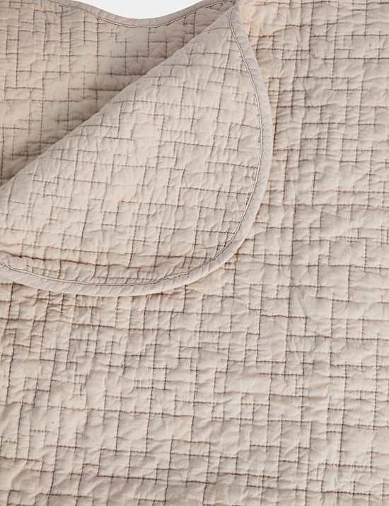 Pure Cotton Quilted Scallop Bedspread