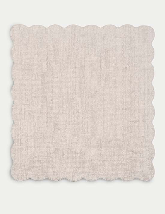 Pure Cotton Quilted Scallop Bedspread