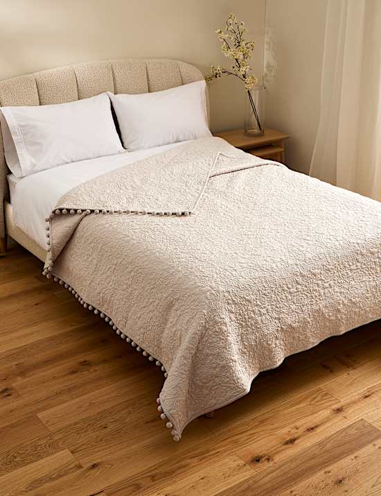 Bedspreads & throws