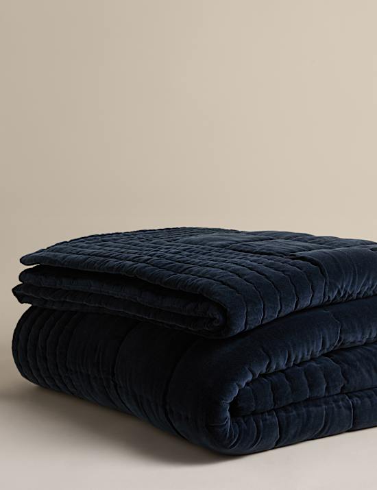 Bedspreads & throws