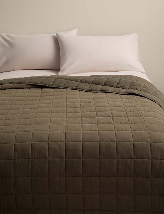 Cotton Rich Quilted Bedspread with Linen