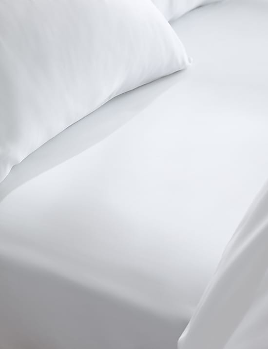 The Ultimate Soft & Silky Multi-Depth Fitted Sheet