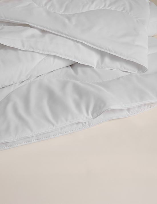 Antialergenní prošívaná přikrývka Plus s hodnotou tog 2,5