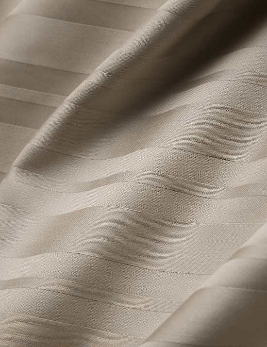 Zuiver katoenen beddengoedset met ingeweven strepen