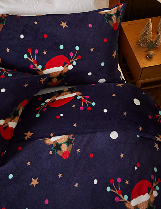 Fleece Reindeer Pom Pom Bedding Set