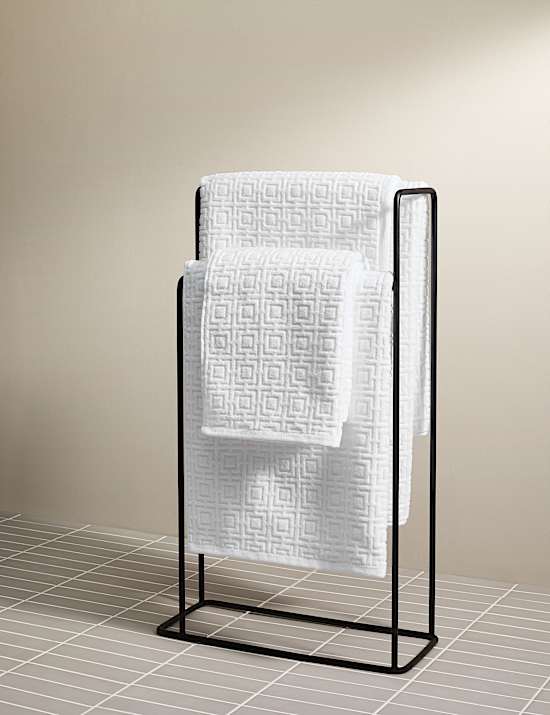 Handtuch mit geometrischem Muster