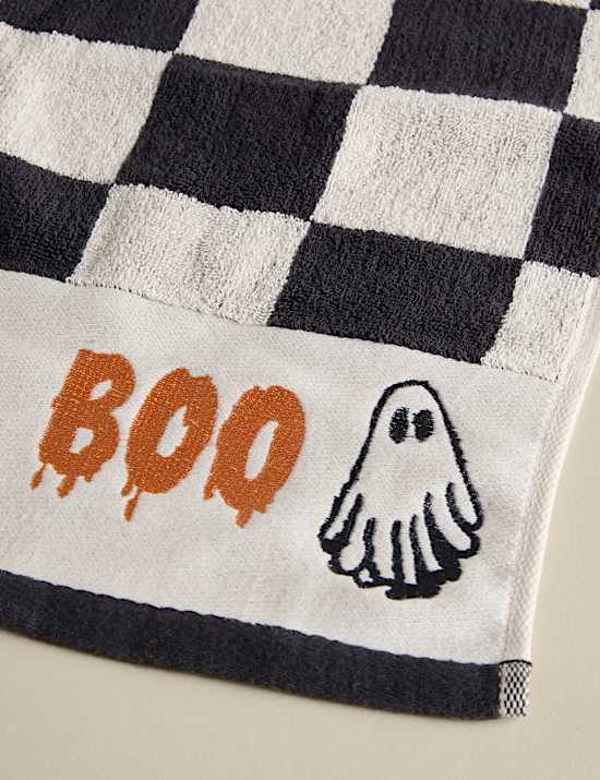 Set of 2 Halloween Hand Towels