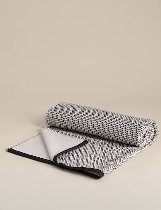 Serviette de plage tiss&eacute;e 100 % coton