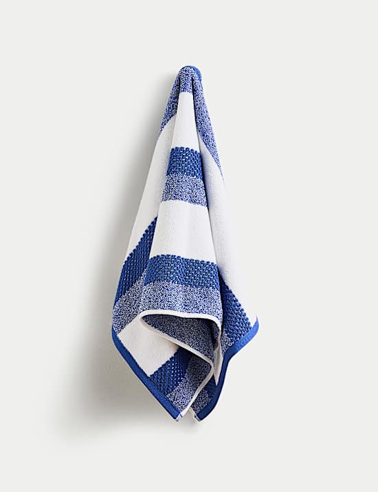 Handdoek van zuiver katoen met strepen en structuur