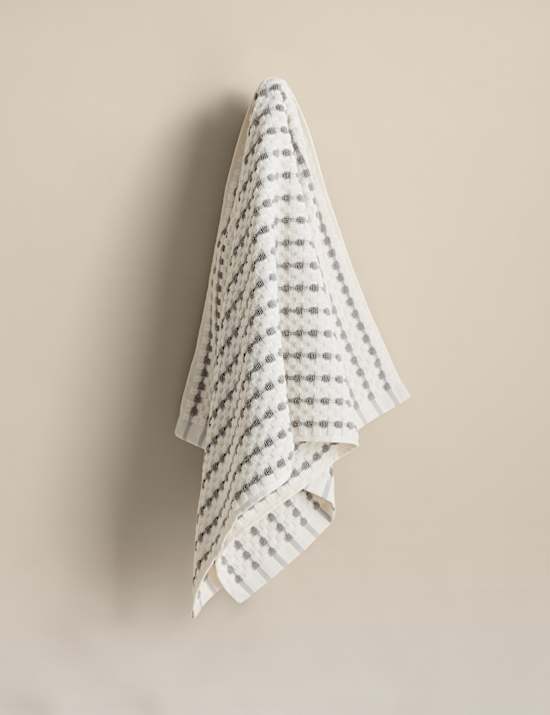 Serviette 100 % coton &agrave; pois et &agrave; rayures