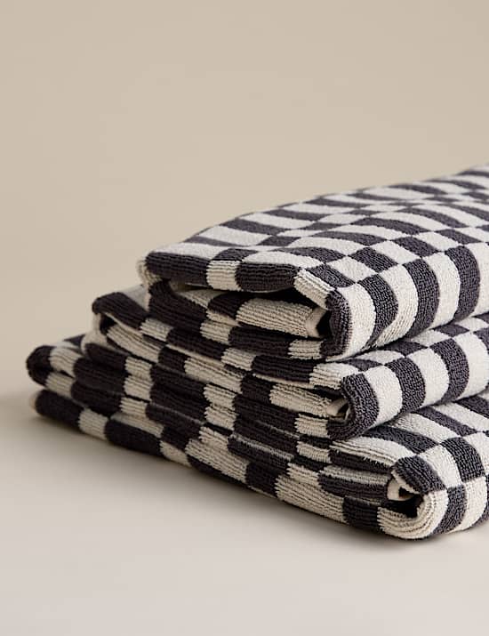 Serviette 100 % coton &agrave; motif g&eacute;om&eacute;trique carreau