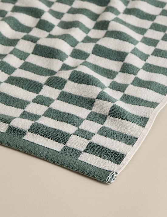 Serviette 100 % coton &agrave; motif g&eacute;om&eacute;trique carreau