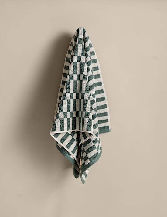 Serviette 100 % coton &agrave; motif g&eacute;om&eacute;trique carreau