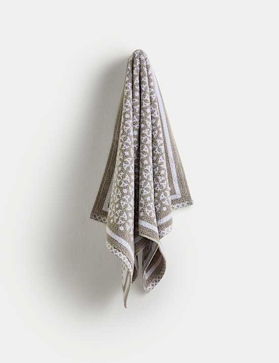 Toalla 100 % algod&oacute;n con dise&ntilde;o de c&iacute;rculos geom&eacute;tricos