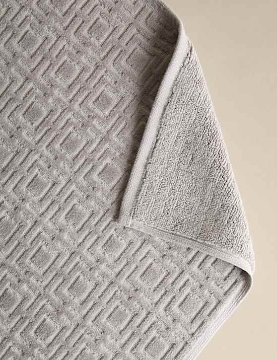 Pure Cotton Velour Geometric Bath Mat