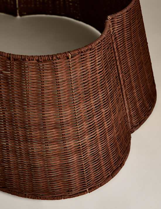 Scallop Rattan Tree Skirt