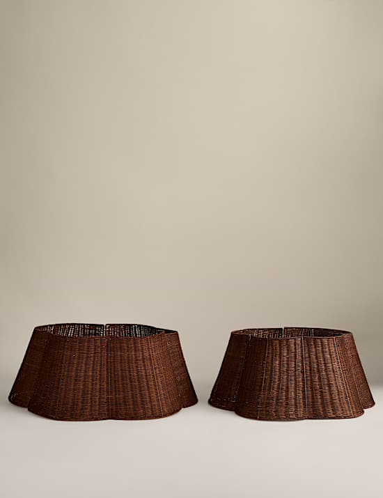Scallop Rattan Tree Skirt
